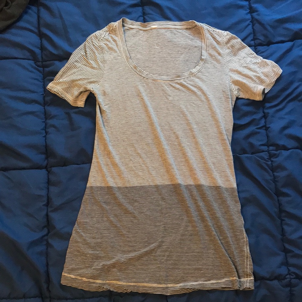 W’s Lululemon Athletic Top size 6